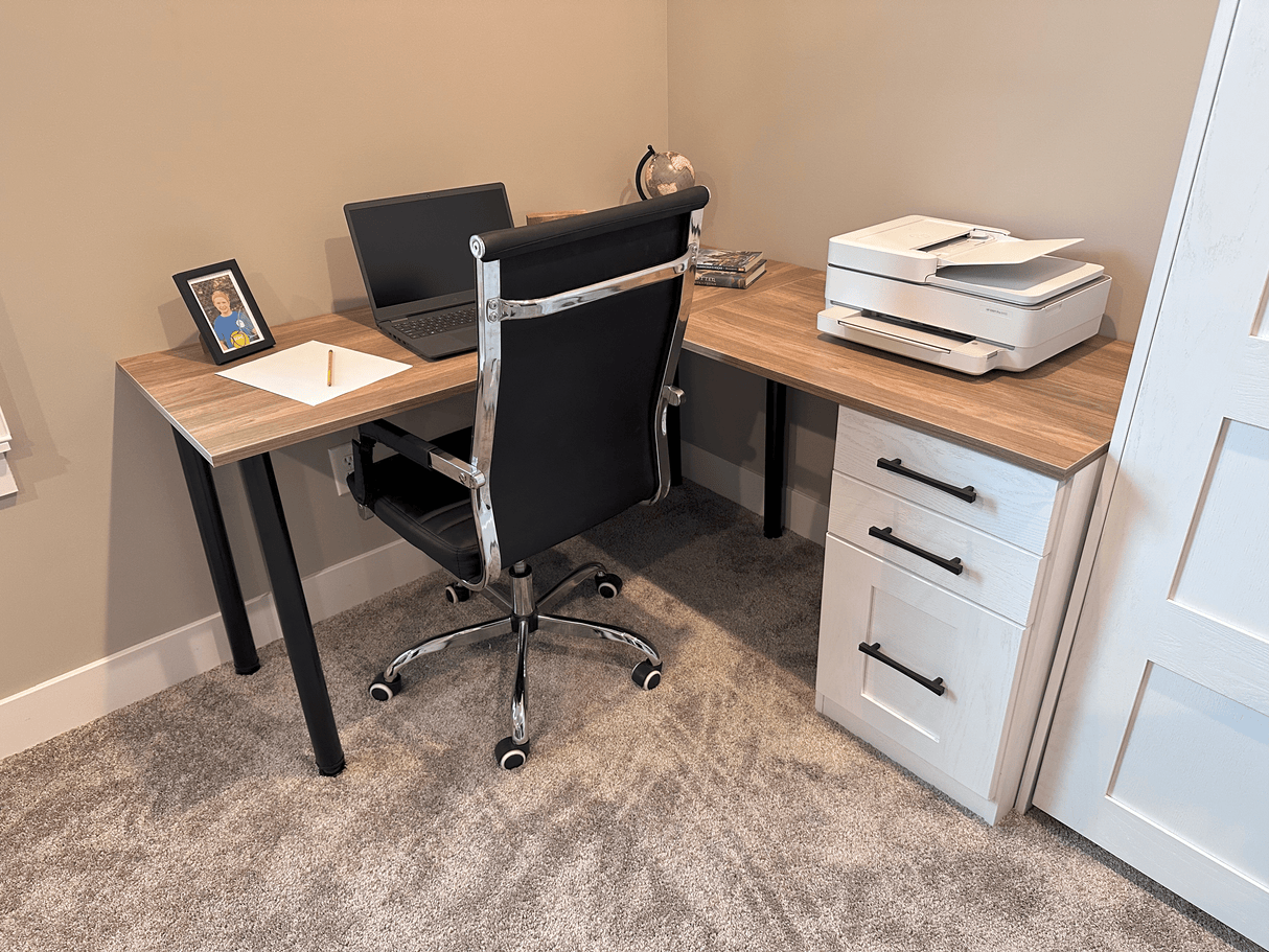 Vertical Queen Oak Painted White Wood Lake View Face - V122 Workstation Package - Meridian Closets